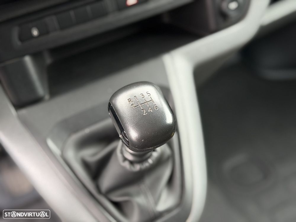 Peugeot Expert 1.5 BlueHDi 120HP 6 Lugares - 14