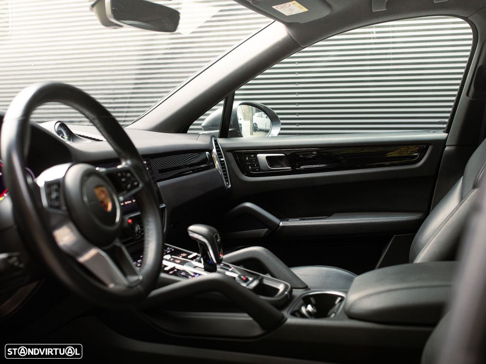 Porsche Cayenne Coupé E-Hybrid - 35