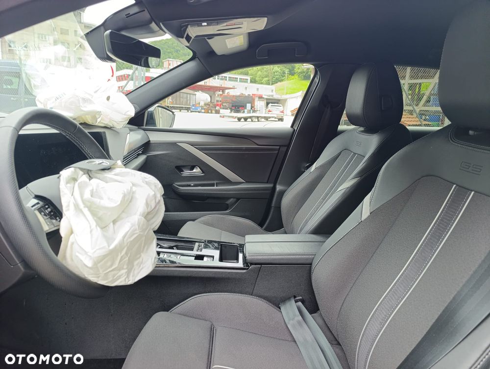 Opel Astra GS - 8