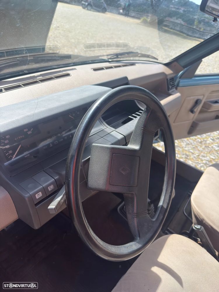 Renault 5 1.1 TL - 13