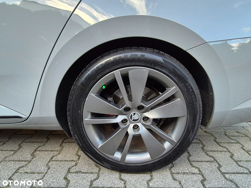Skoda Superb 2.0 TDI 4x4 Sportline DSG - 35