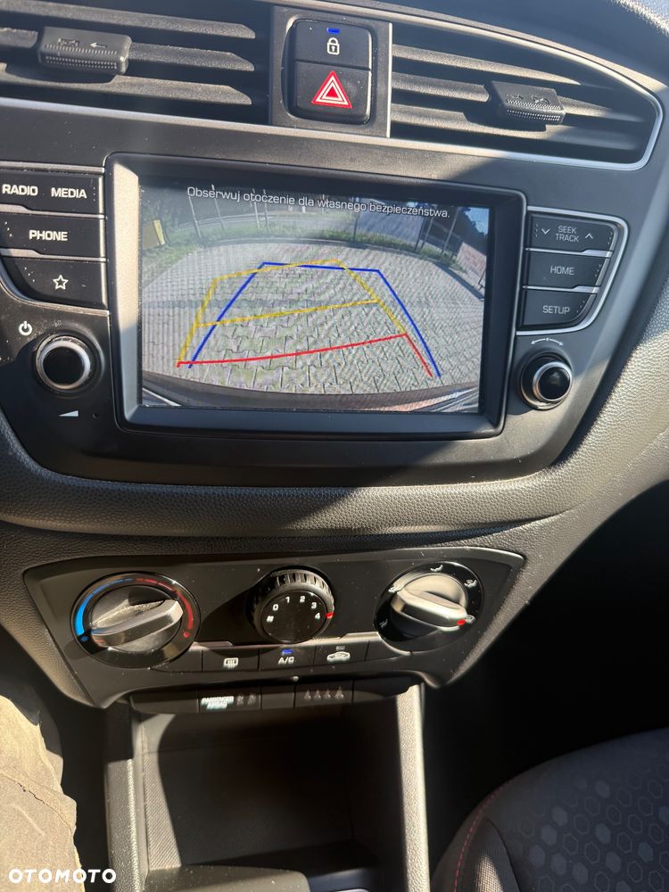 Hyundai i20 - 13