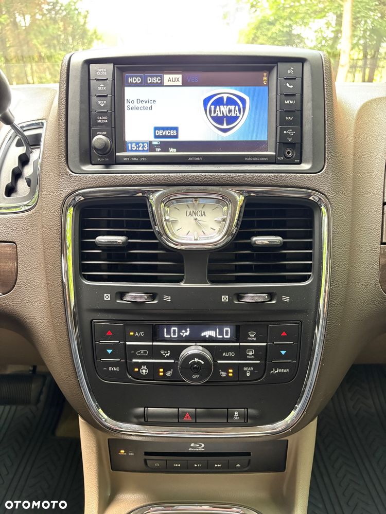 Lancia Voyager 3.6 Platinum - 36