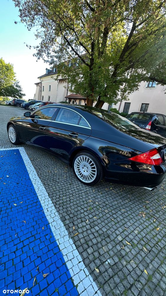 Mercedes-Benz CLS 500 - 35