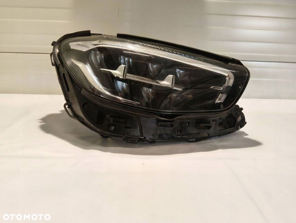 mercedes-benz e klasa w213 lift performance 4 piny strona prawa a2139067609 - 1