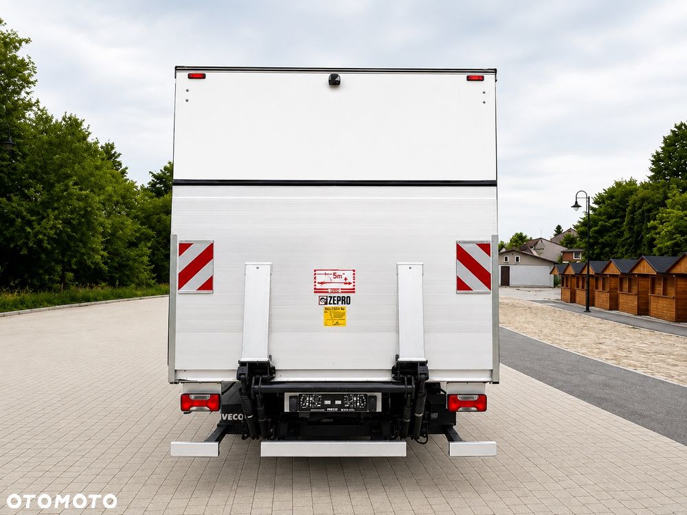 Iveco 2018 DAILY/72C18/ 3.0./ 12-EUROPALET /CHŁODNIA,MROŻIA / THERMO KING V-600 MAX /WINDA/ASO/ BLIŻNIAK/DMC 7200kg/WEBASTO/ - 7