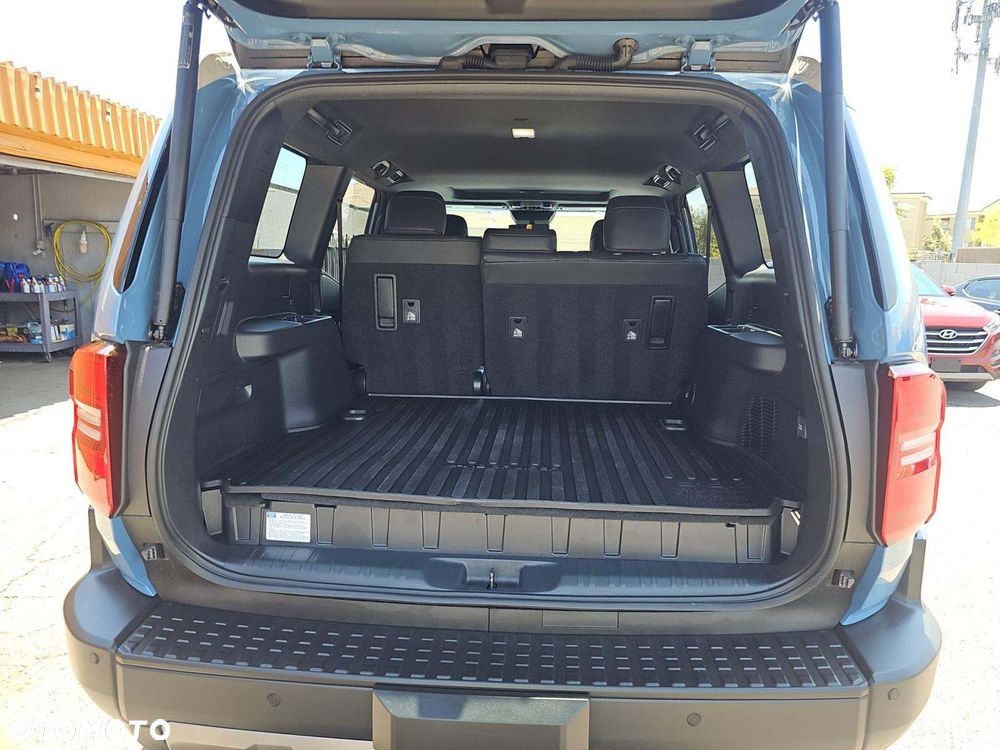 Toyota Land Cruiser - 10