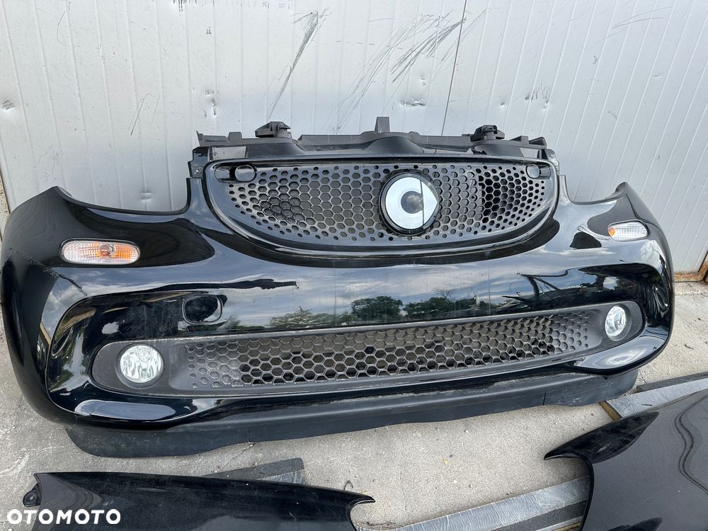 Smart 453 FORFOUR  maska grill atrapa błotnik wentylator  chłodnice  łapacz  lakier ECN czarny - 7