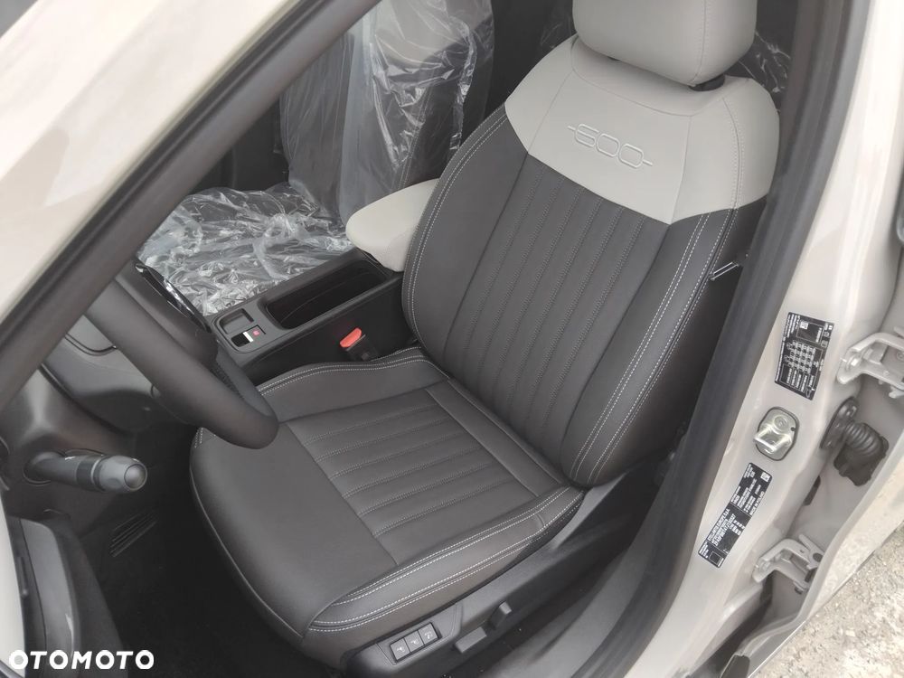 Fiat 600 1.2 Turbo La Prima eDCT - 22