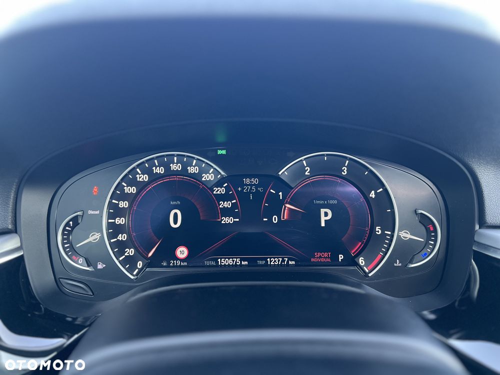 BMW Seria 5 530d xDrive - 13