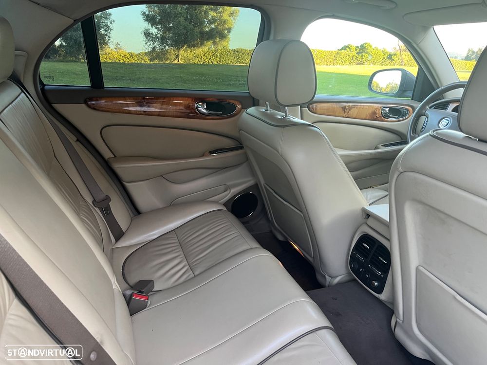 Jaguar XJ XJ6 2.7 D V6 Executive - 9