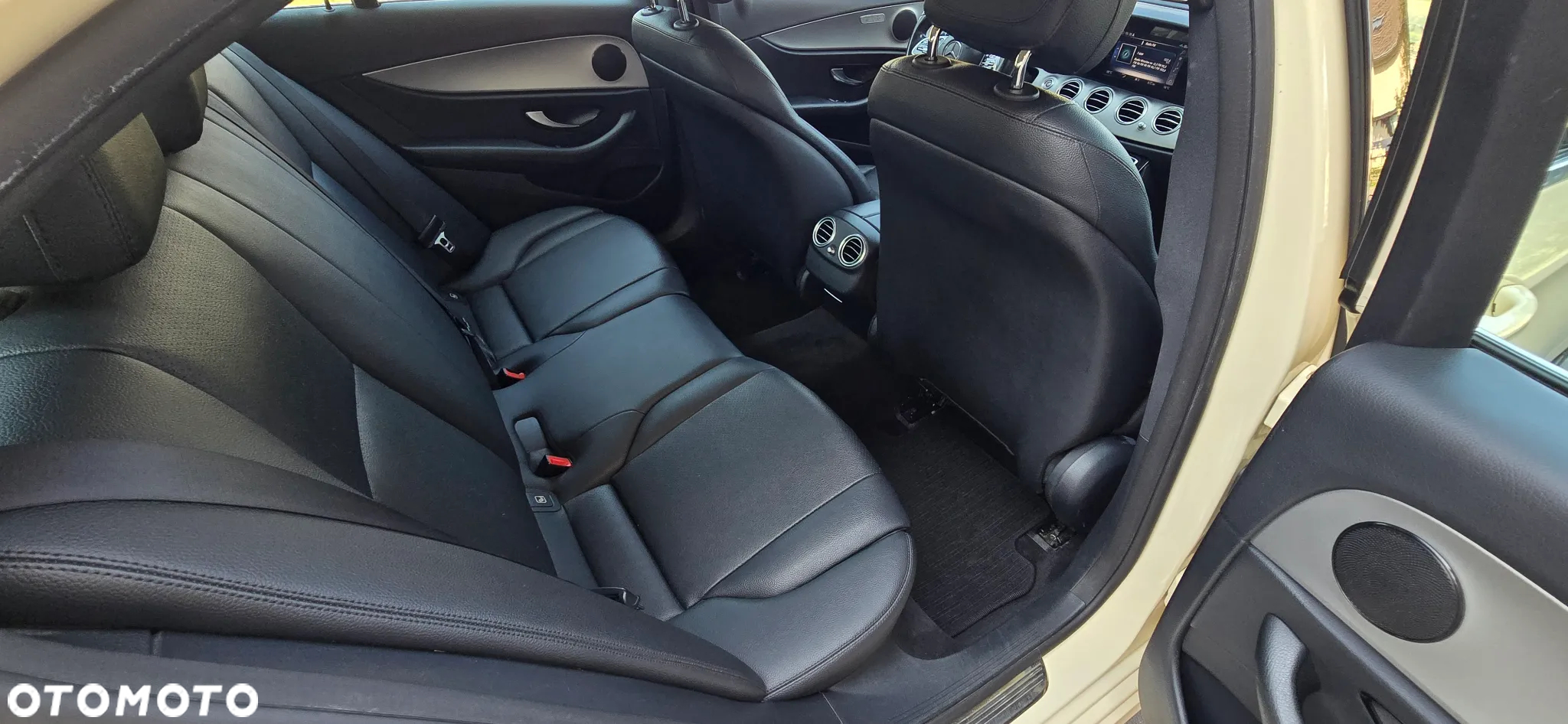 Mercedes-Benz Klasa E 200 d 9G-TRONIC - 12