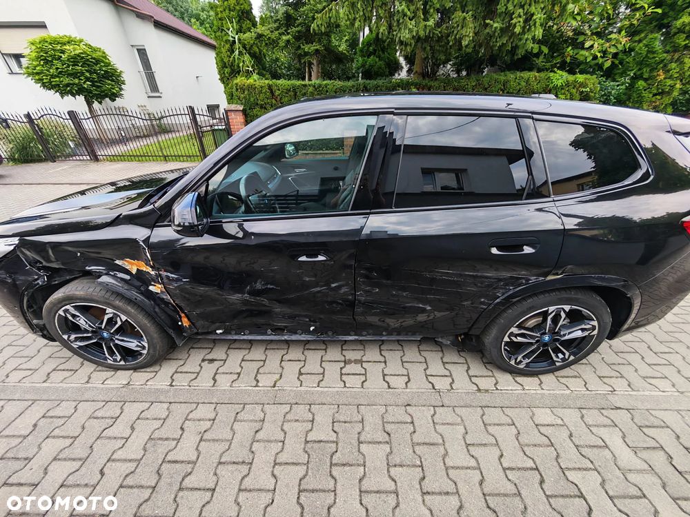 BMW iX1 xDrive30 66.5kWh M Sport - 17