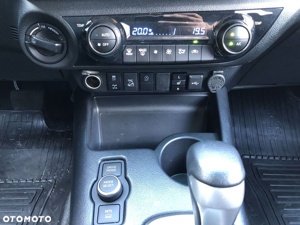 Toyota Hilux 2.8 D-4D mHEV Double Cab Executive 4x4 - 16