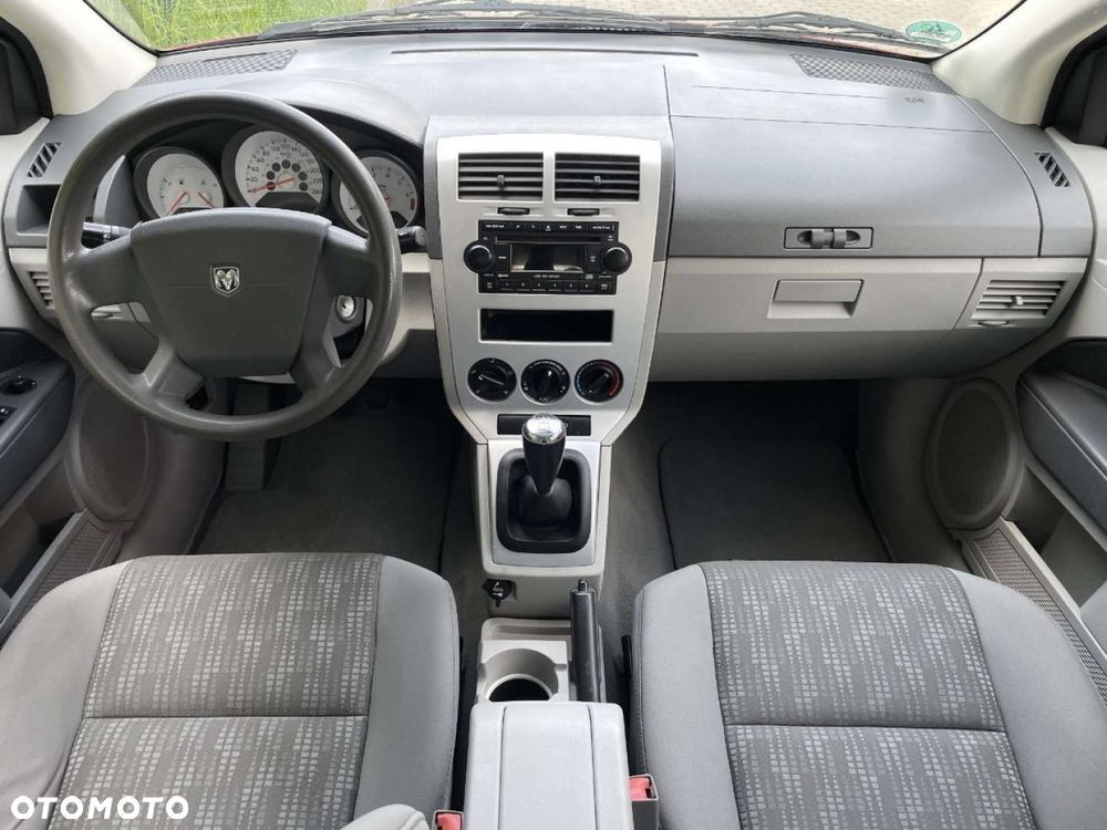 Dodge Caliber - 13