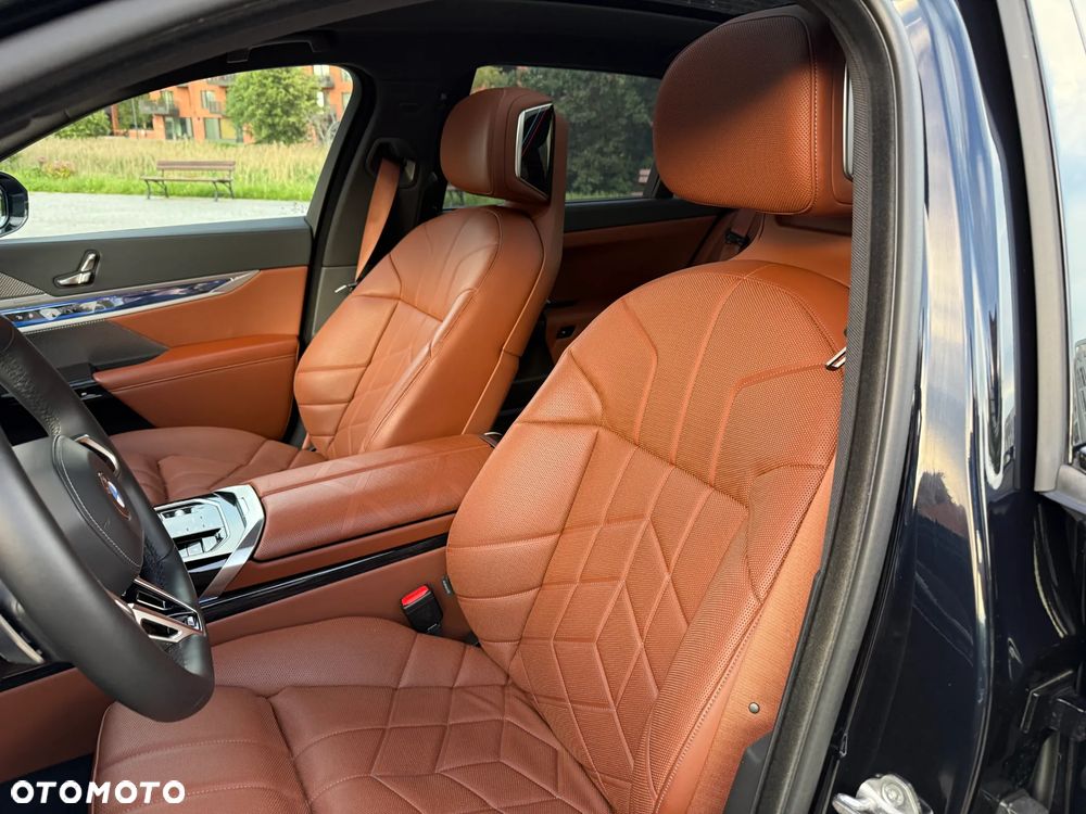 BMW Seria 7 740d xDrive mHEV sport - 11