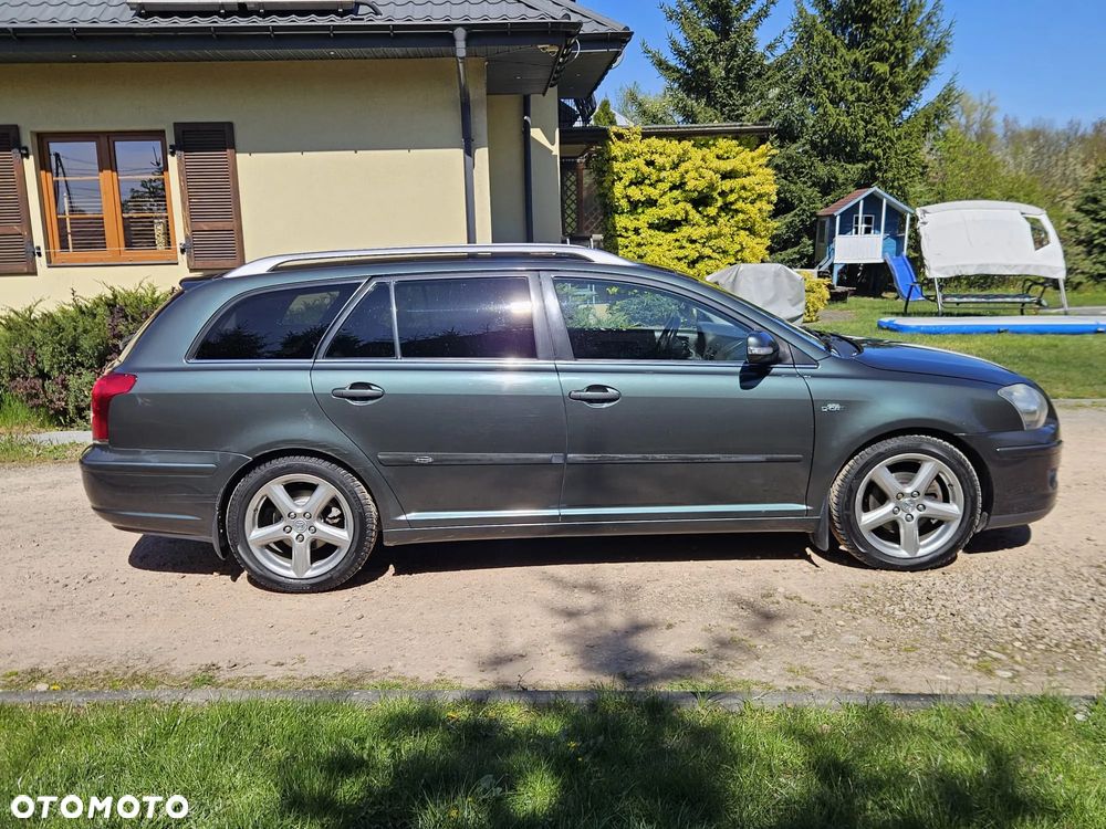 Toyota Avensis 2.2 D-4D Sol Plus 180 Premium - 12
