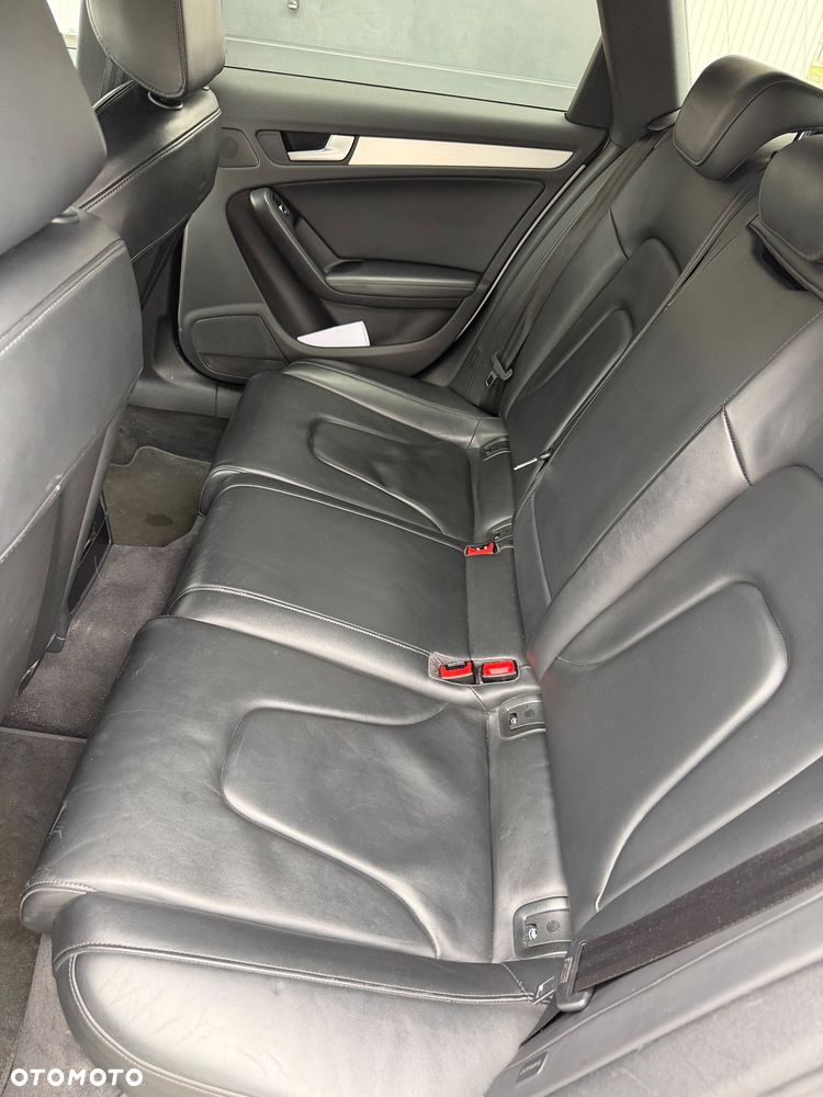 Audi A4 Avant 2.0 TDI Quattro S tronic - 11