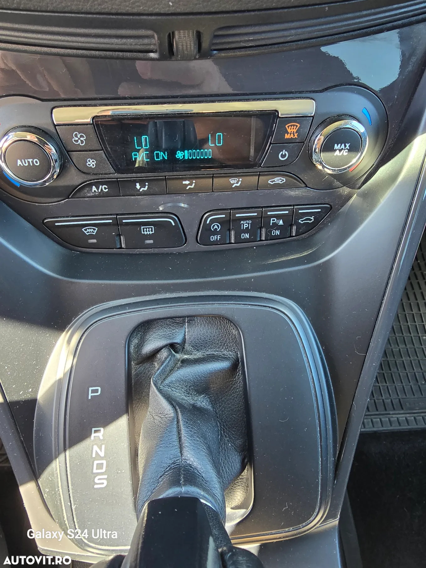 Ford Kuga 2.0 TDCi 4WD Powershift Titanium - 20