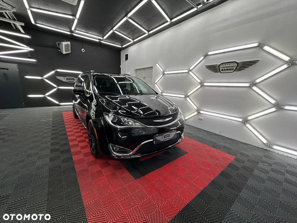 Chrysler Pacifica - 19