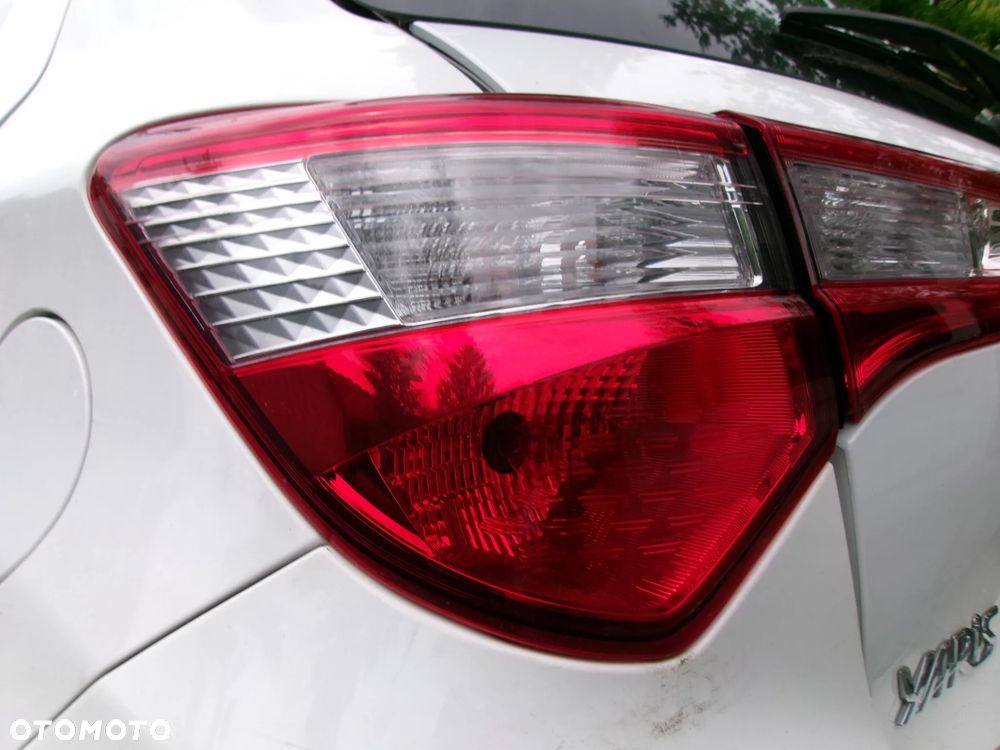 LAMPA TYŁ LEWA  PRAWA TOYOTA YARIS III  17-20  EU - 2