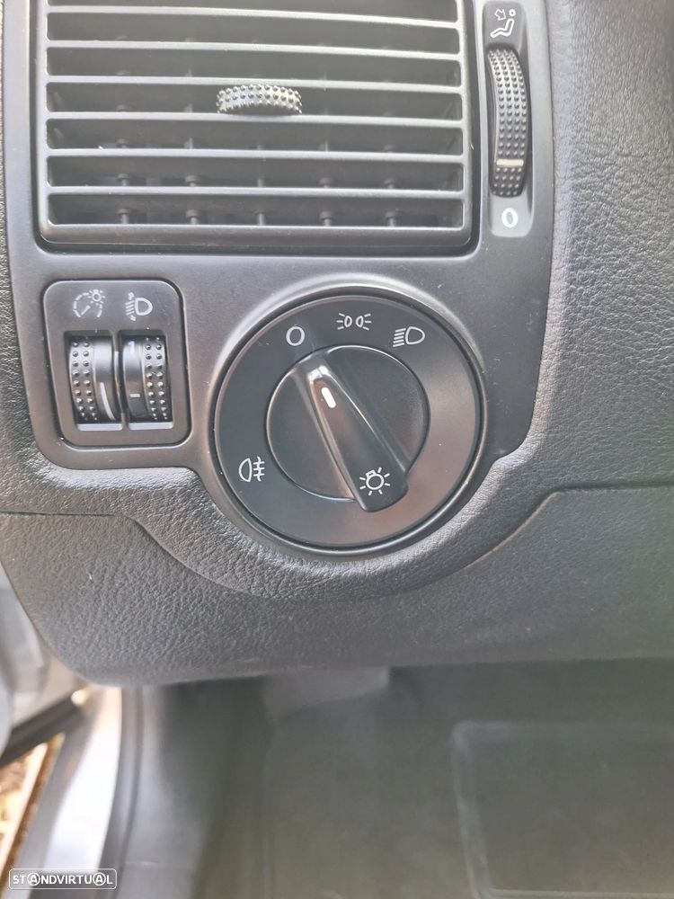 VW Golf 1.4i Confortline JE+AC - 25