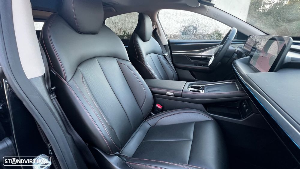 Xpeng P7i 86.2 kWh Long Range + Premium Cockpit - 21