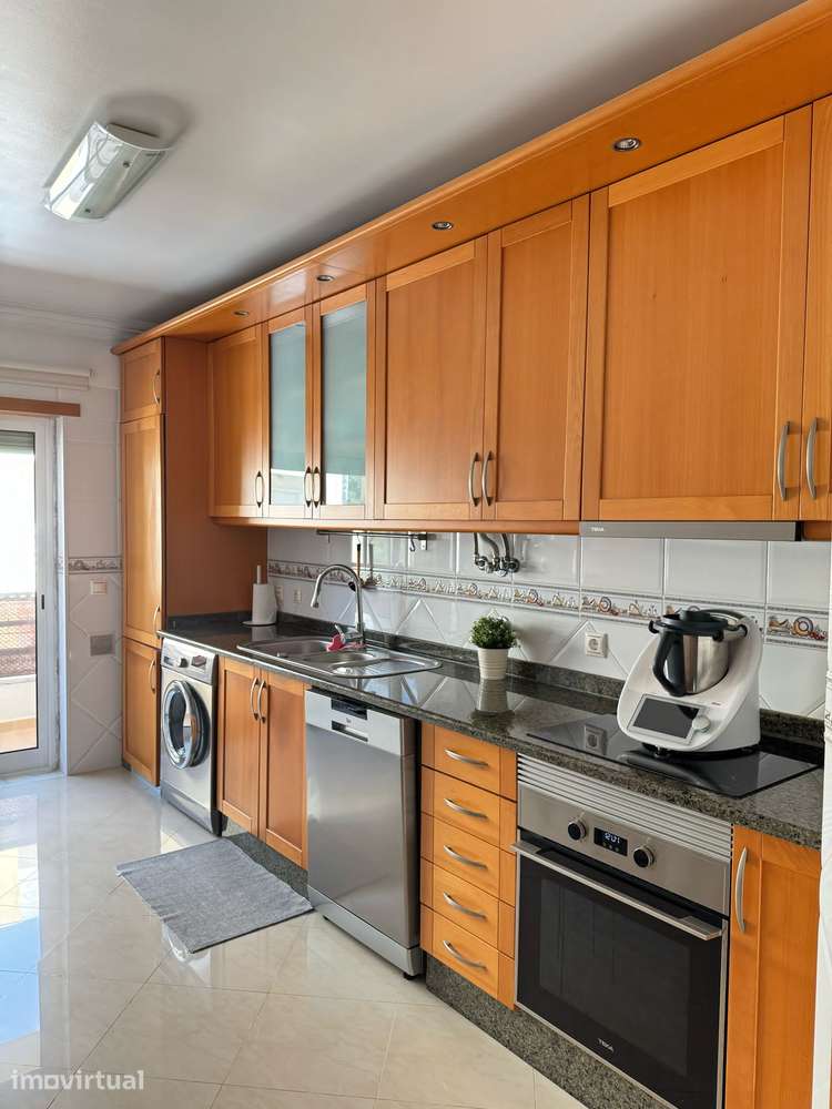 T3 com Garagem Box, Duas Varandas e Vista priveligiada | Sobreda - Grande imagem: 5/23
