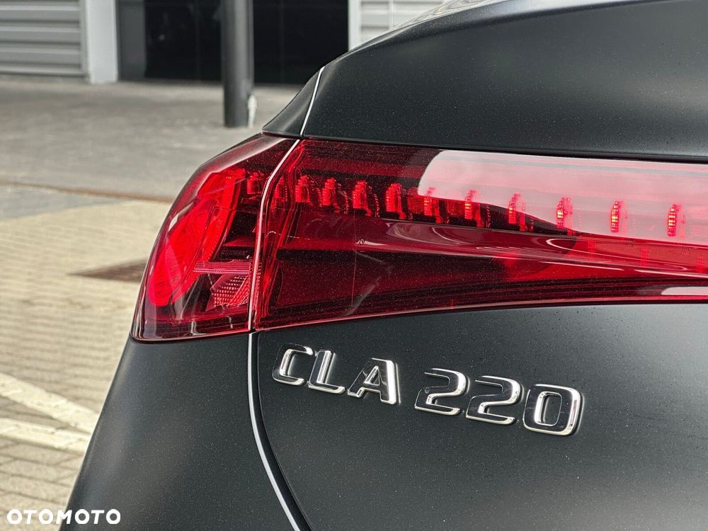 Mercedes-Benz CLA 220 mHEV 4-Matic 8G-DCT - 9