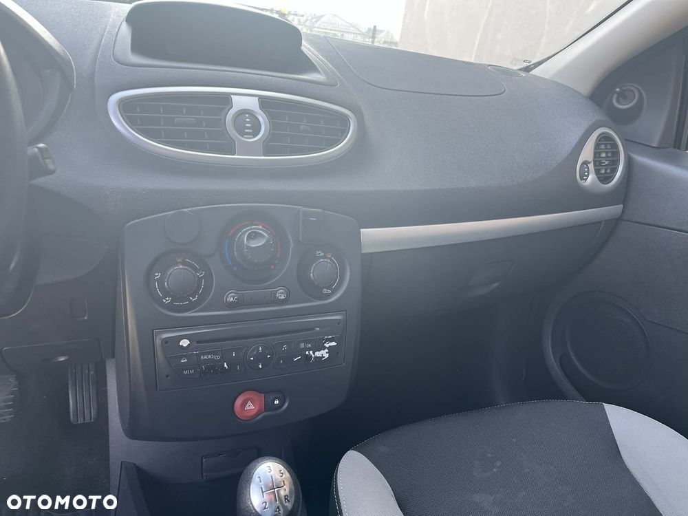 Renault Clio 1.2 16V Alize Euro5 - 9