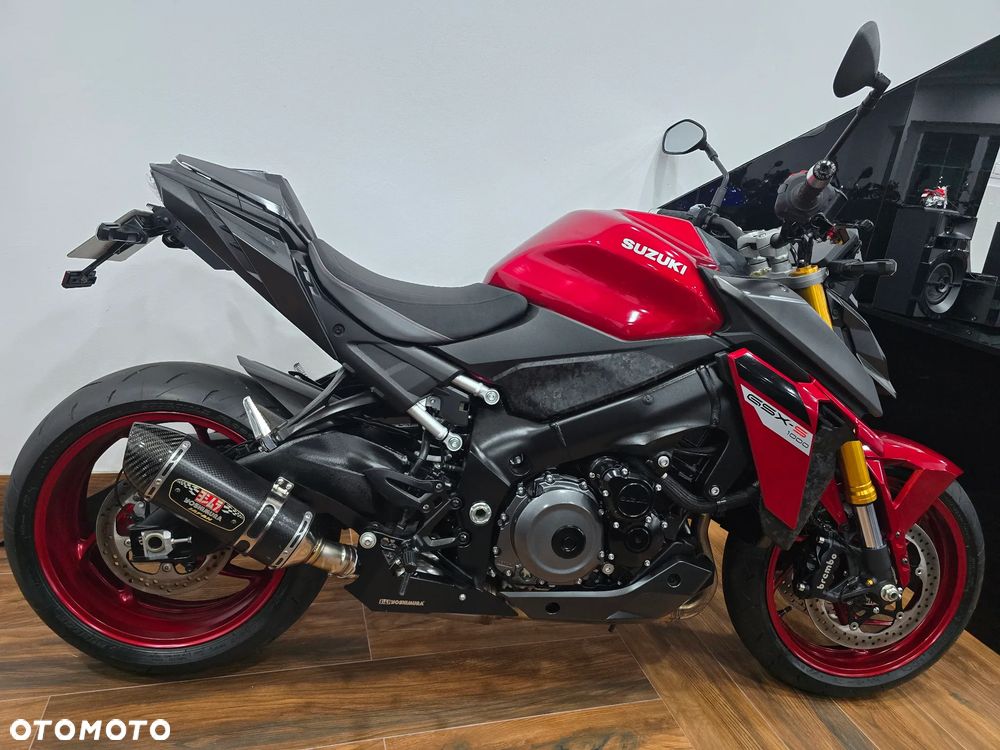 Suzuki GSX - 26