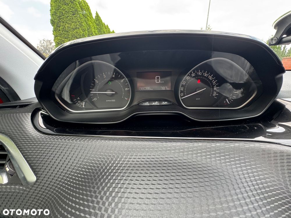 Peugeot 208 82 VTI Style - 14