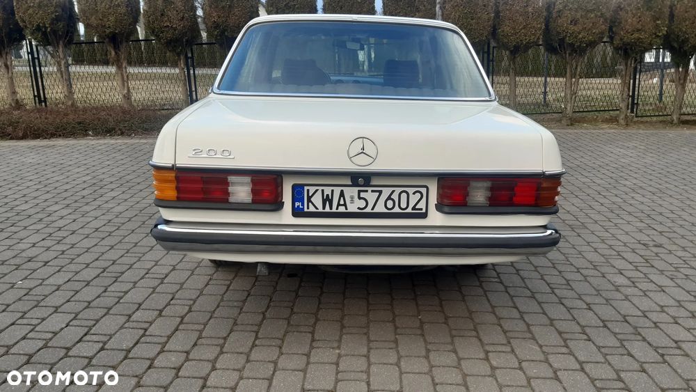 Mercedes-Benz W123 - 30