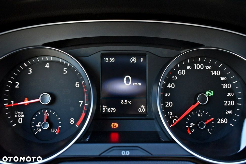 Volkswagen Passat - 16