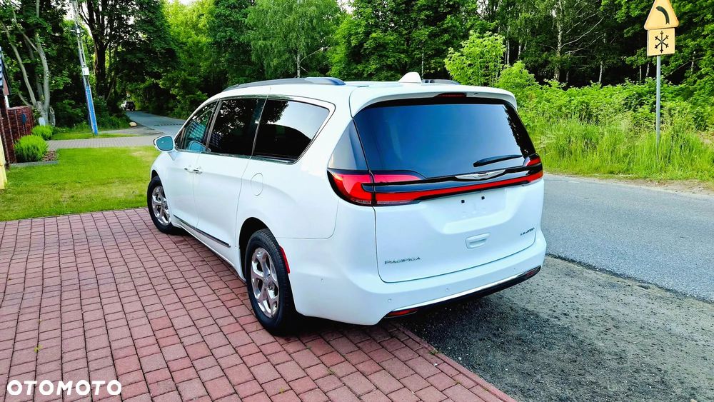 Chrysler Pacifica - 3