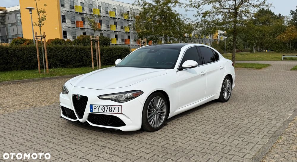 Alfa Romeo Giulia 2.0 Turbo 16V AT8 Veloce - 3