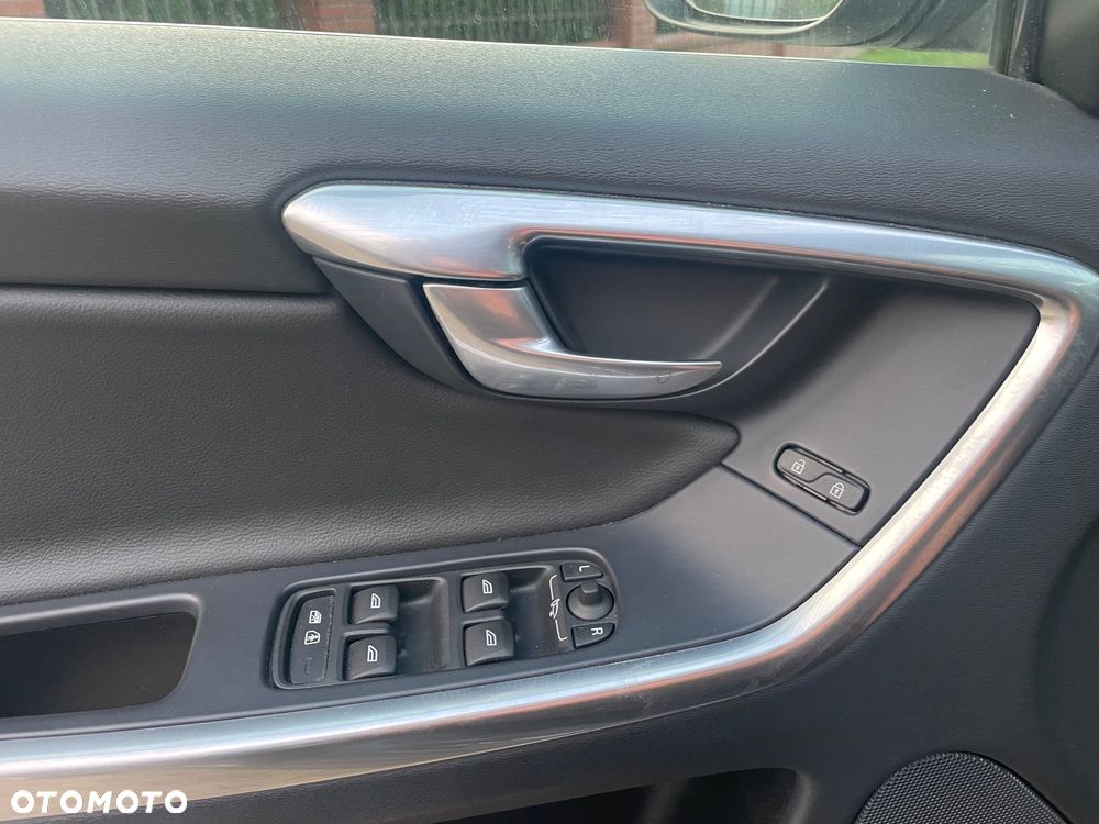 Volvo XC 60 D4 Geartronic Summum - 20