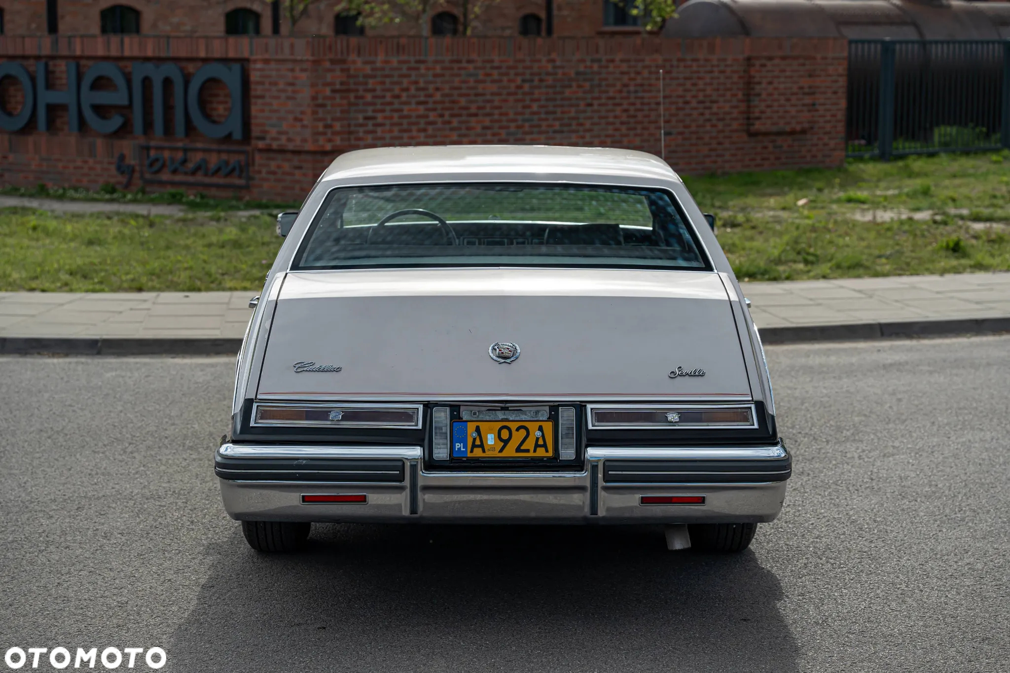 Cadillac Seville - 16