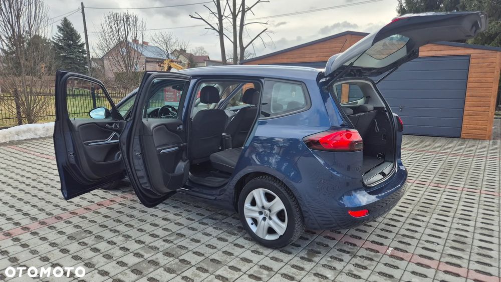 Opel Zafira - 29