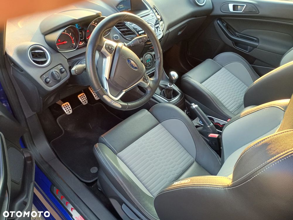 Ford Fiesta 1.6 EcoBoost ST - 9