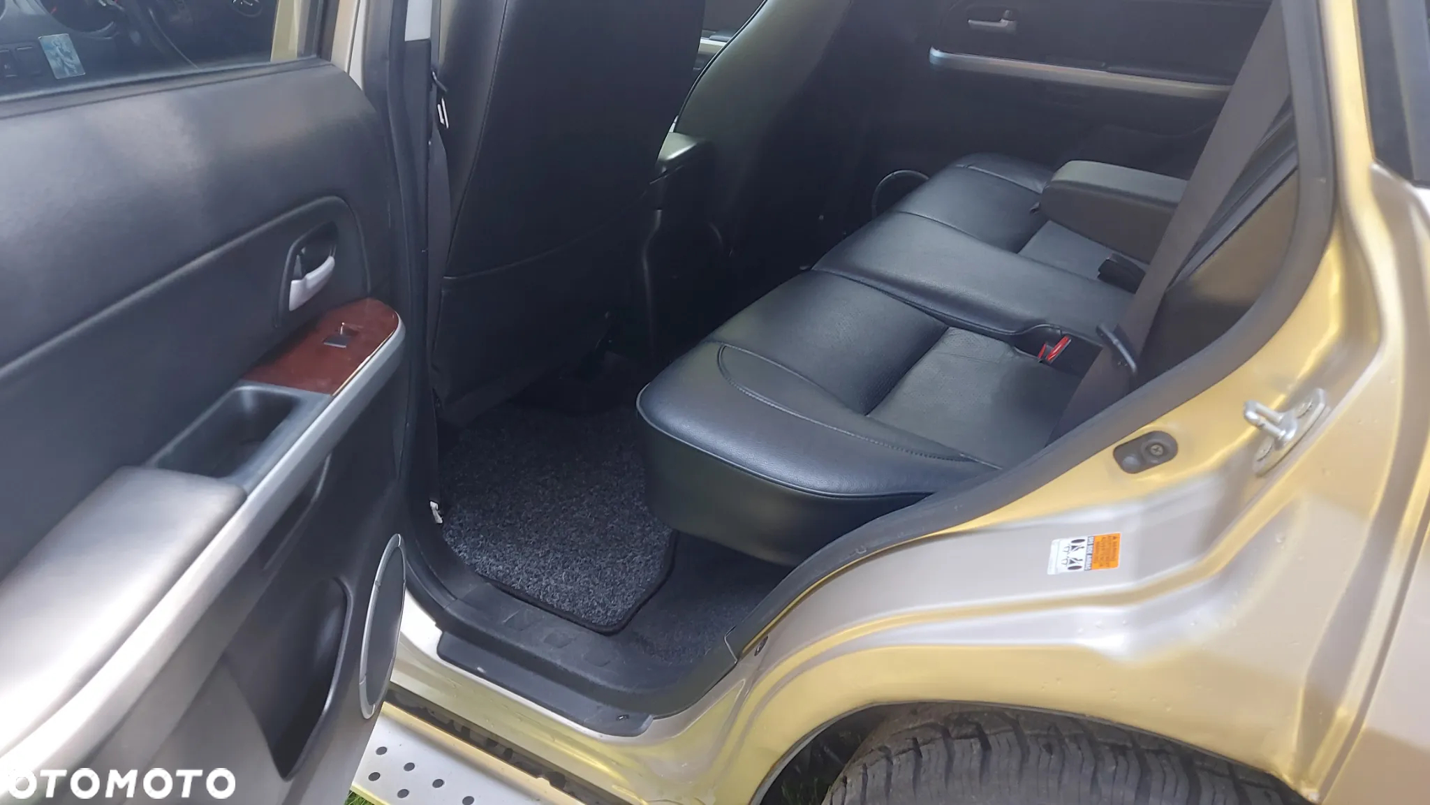 Suzuki Grand Vitara 1.9 DDiS De Luxe - 11