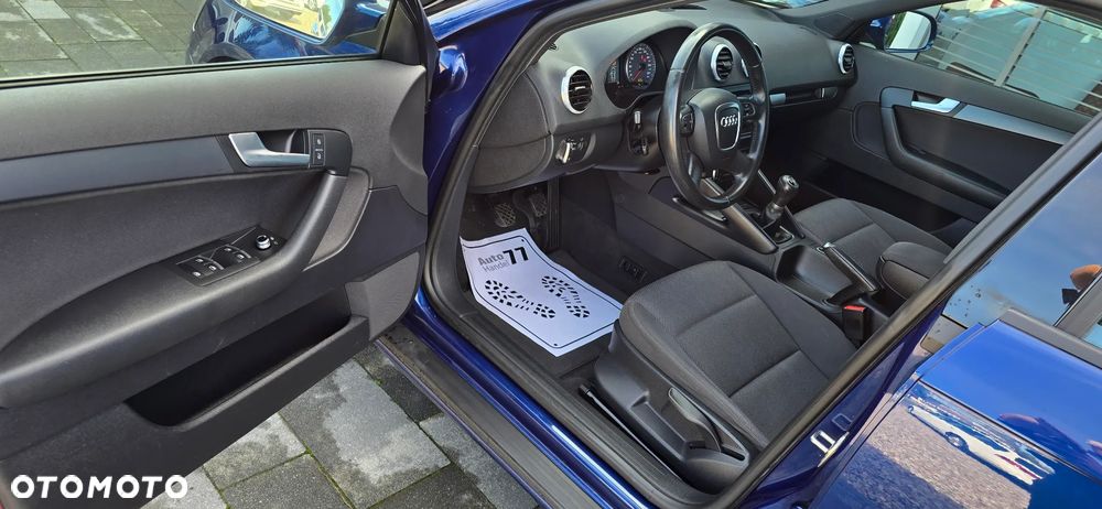 Audi A3 Sportback 1.6 TDI Ambiente - 5