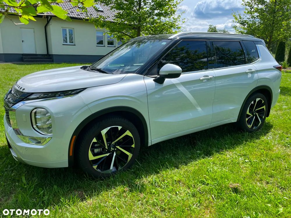 Mitsubishi Outlander Intense + - 1