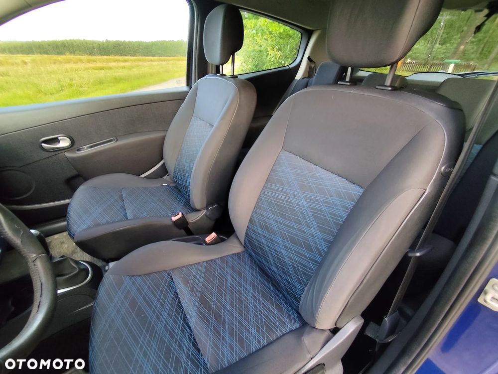 Renault Clio 1.2 16V Emotion - 18
