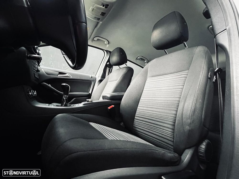 Mercedes-Benz B 180 d Style - 33