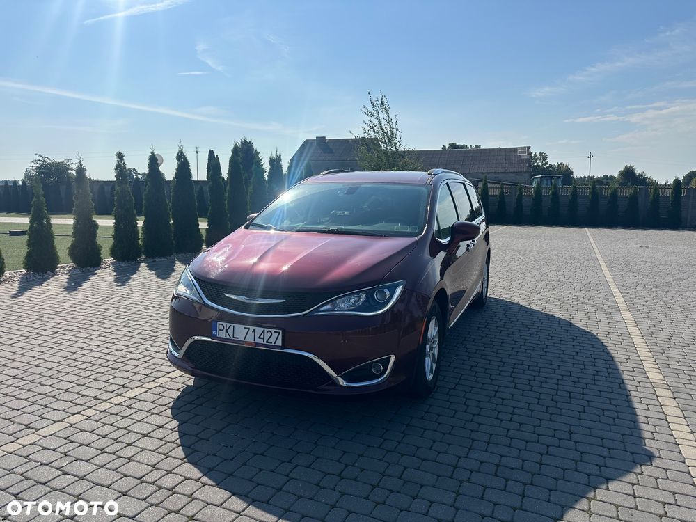 Chrysler Pacifica - 8