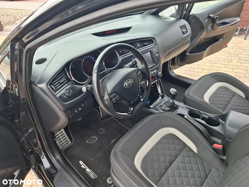 Kia Ceed 1.6 CRDi 136 ISG GT Line - 10