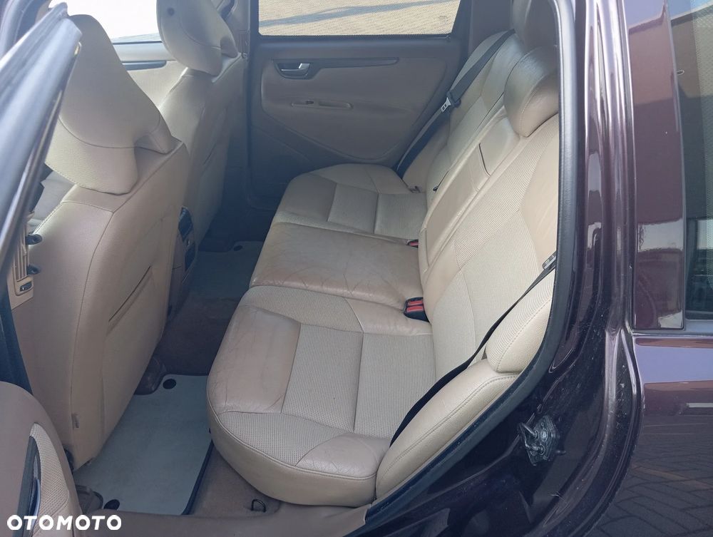 Volvo V70 D5 AWD Momentum - 7