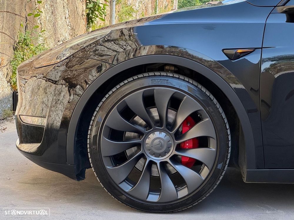 Tesla Model Y Performance Dual Motor AWD - 27