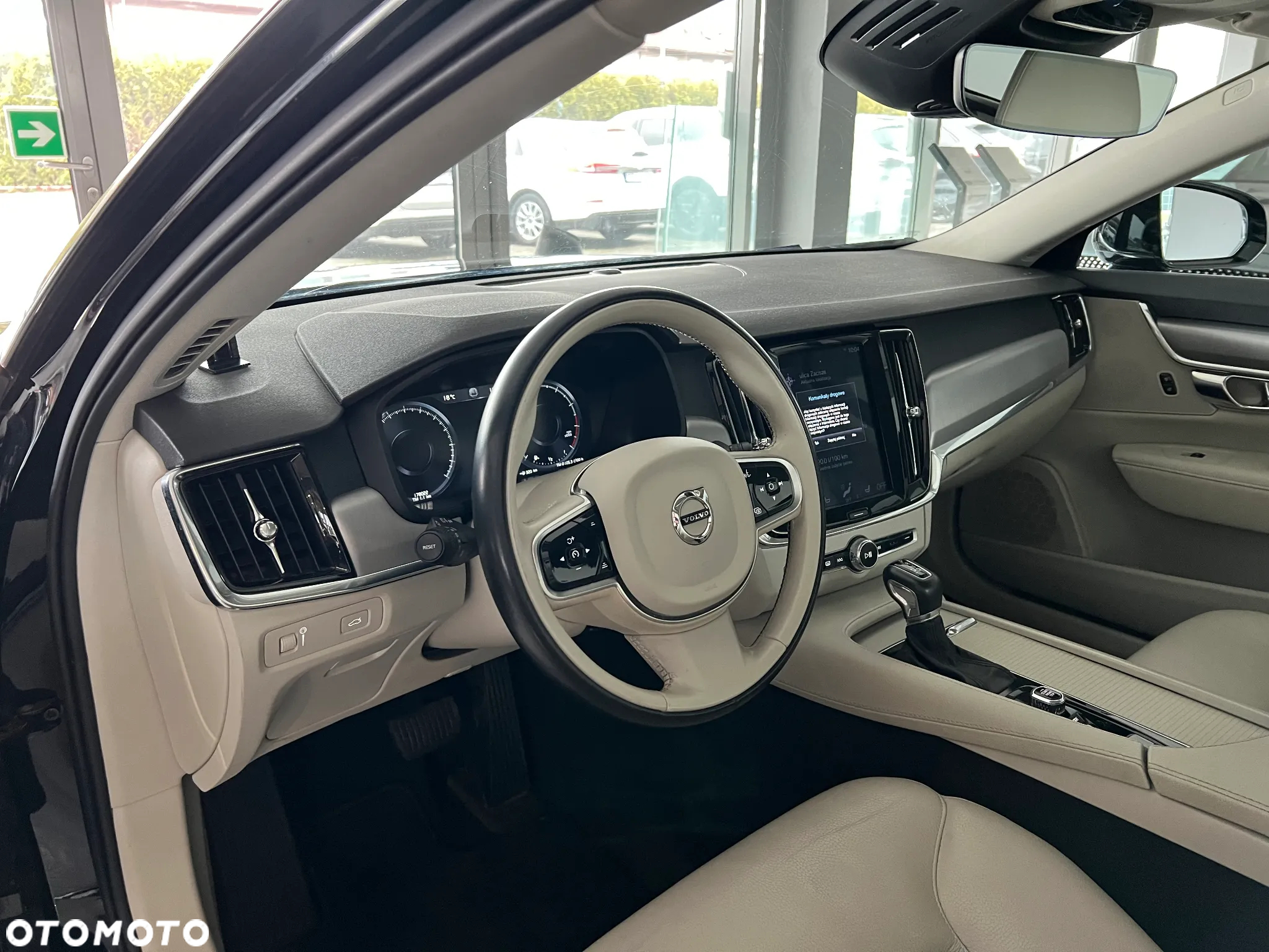 Volvo V90 T4 Momentum Pro - 22